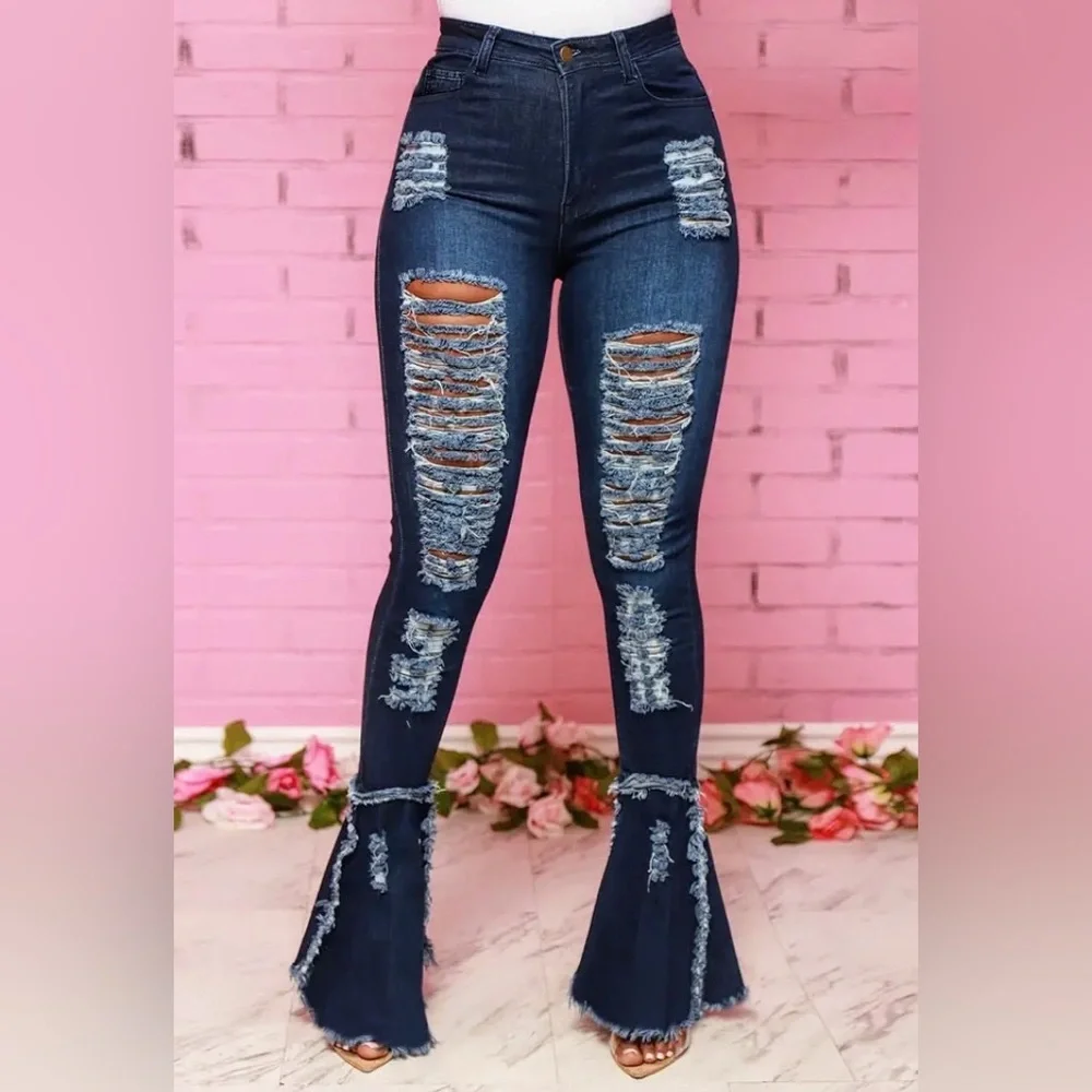 Precious Ripped Jeans 👖💙 - Picture 2 of 8